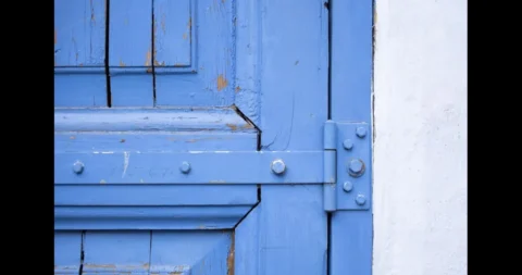 Troubleshooting and Repairing Your Broken Door Hinge in Singapore Repairing